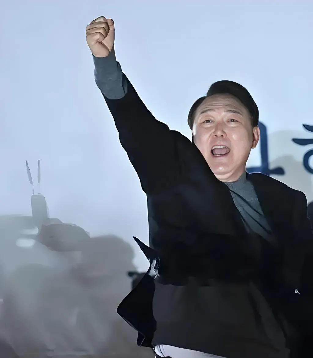 尹锡悦确定不会出庭。
当地时间4月3日，尹锡悦的律师团队对外表示，将于4月4日宣