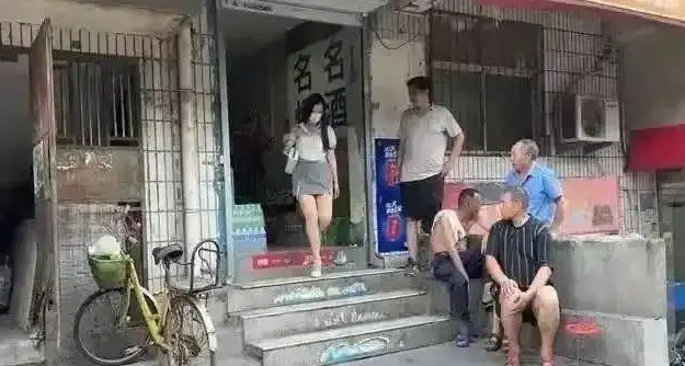 好奇！这么漂亮为啥住这种房子？ ​​​