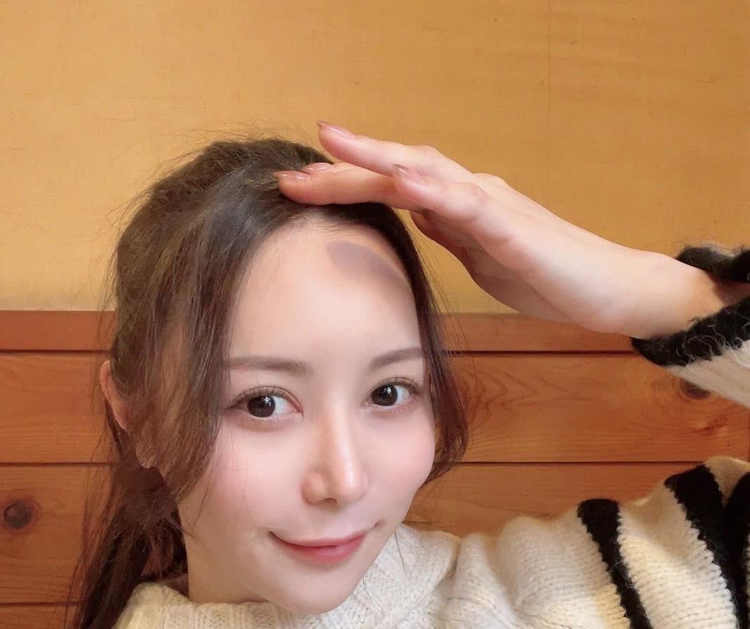 日本人气AV女优白峰美羽：从福冈长腿少女到MOODYZ人气王

白峰美羽这姐