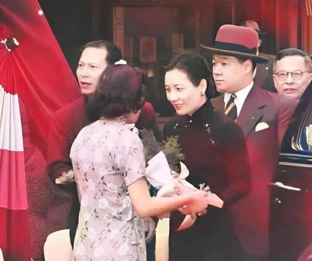 蒋介石的情感生活，那可一直是众人关注的焦点，特别是他和宋美龄、陈颖之间那些剪不断