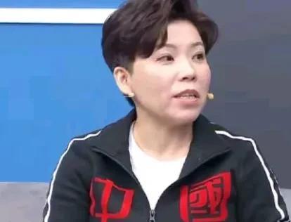 这次国乒教练竞聘的评委
阵容真够炸的
七个人全是重量级人物:
有王励勤、马龙、邓