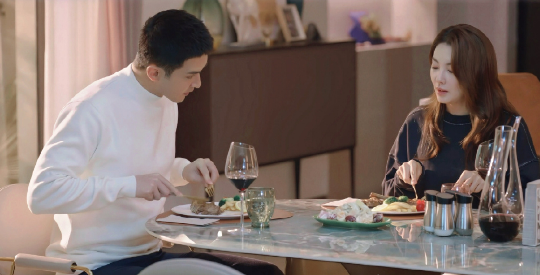 别再盯着老公的手机了，真正该查的是婚姻里的 “警报”