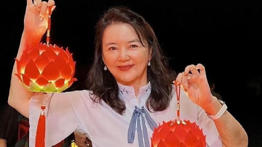 惊艳时光终成回忆？女神难逃岁月刻刀，是优雅转身还是美人迟暮？