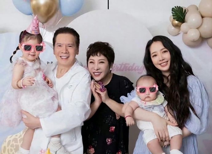 向华强一行联合捐赠300万港币，于12月28日助力紧急救援事宜，聚焦受灾群众生活