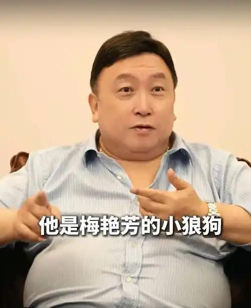 终于研究明白，为啥王晶最近要疯狂爆明星的料了。
不是他缺钱了，也不是他没顾虑了，