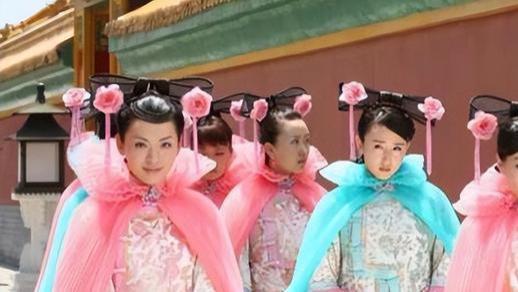 清朝夏季每天会给宫女发西瓜，宫女领到西瓜后，不用来吃却用来砸