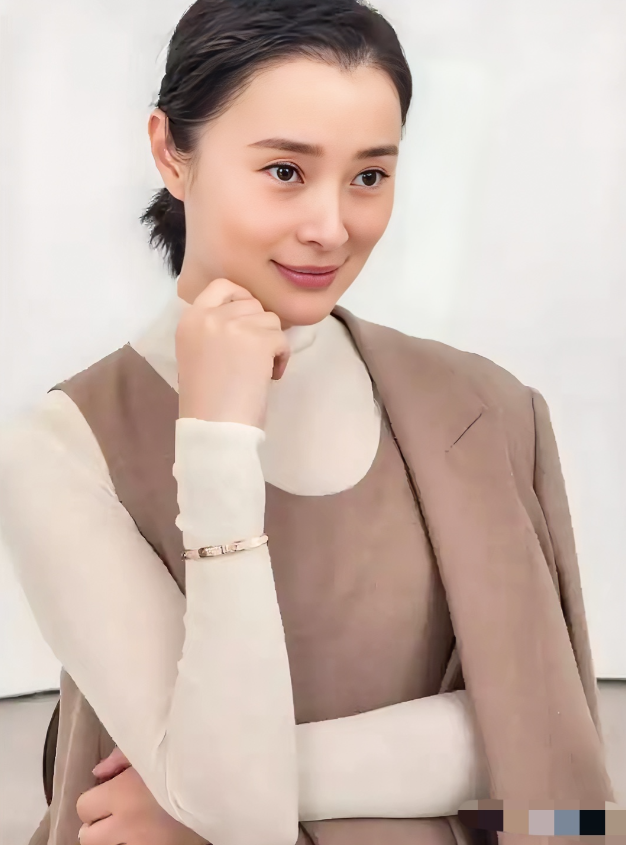 吴越，168cm，眼睛那么透彻晶莹，太美了