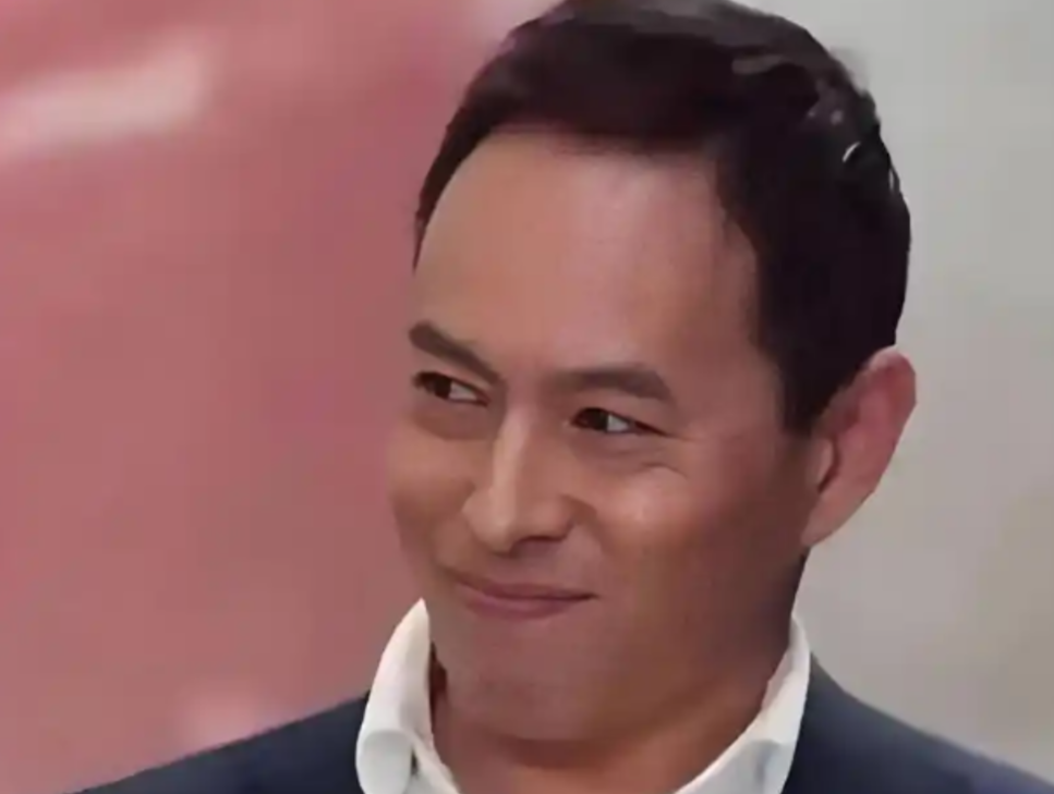 澳大利亚知名反华教授李约翰，在节目当中大谈自己的反华思想，但就在这时主持人，突然