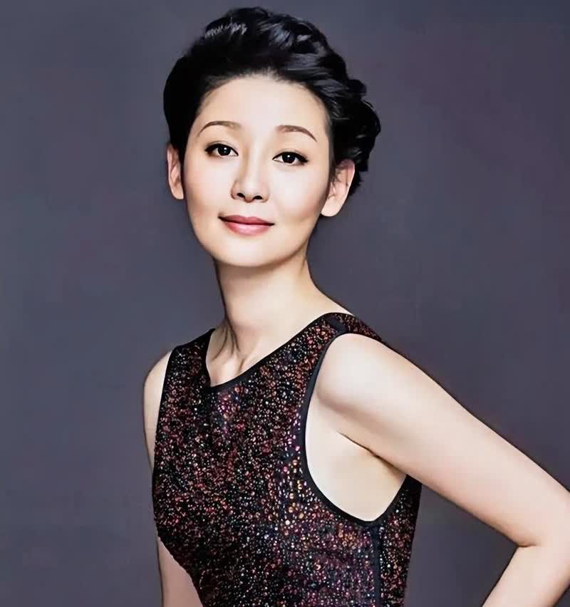 马云最喜欢的四位女明星
一、徐帆
二、孙俪
三、殷桃
四、舒淇