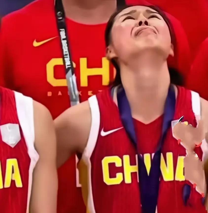 #中国女篮，你们更喜欢哪位运动员呢#不再想说女篮了，实在没意思！一场失败，看不出
