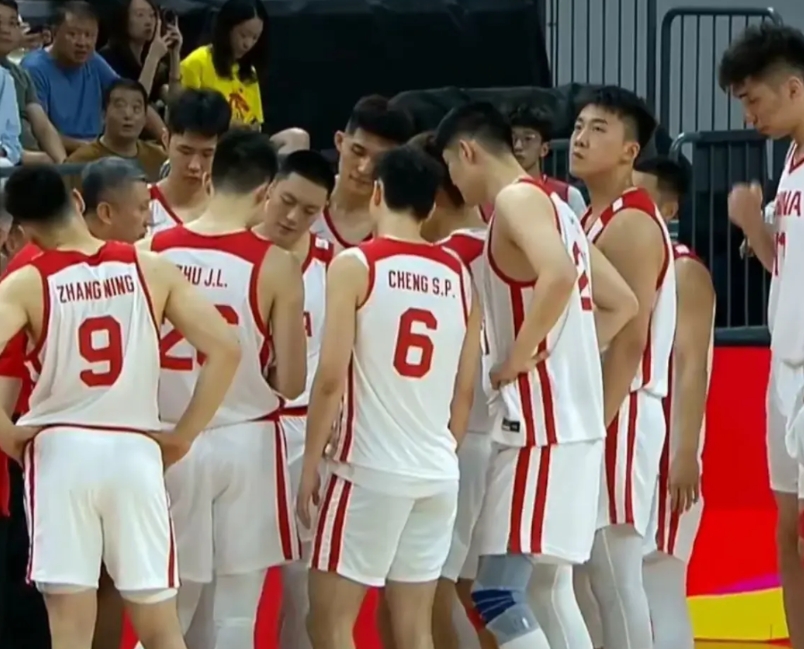 中国男篮的第一场热身赛结束了，由于两名广东队球员没能进入大名单也因此产生了很多话