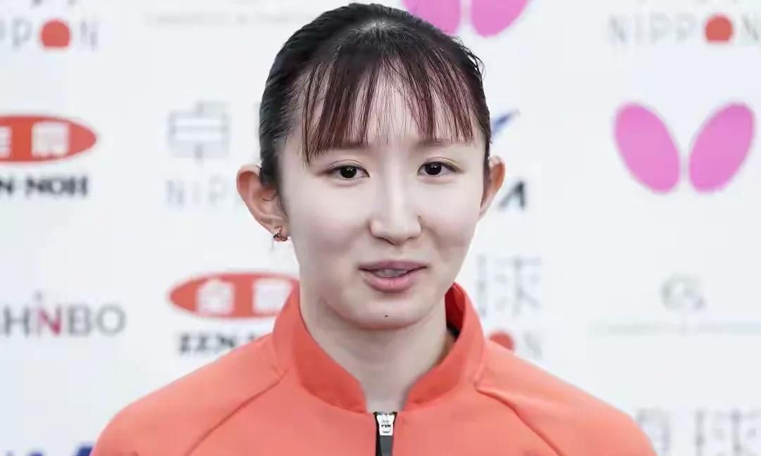 评价石洵瑶
虽然我赢了她，但说实话那场比赛我俩的机会是均等的，她前三局打的非常好