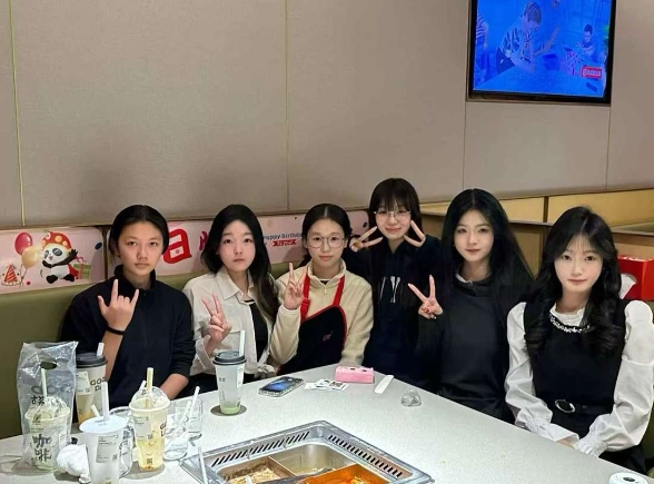 我们六个你愿意请谁吃饭
