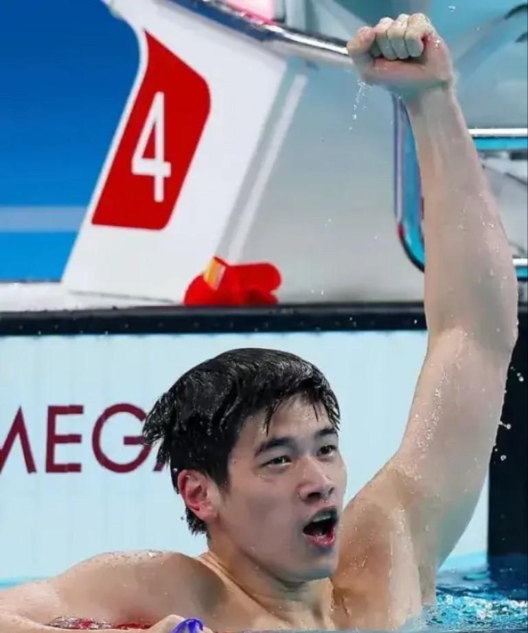 所有人都说孙杨不需要用冠军证明自己
那连日来潘展乐五天豪夺五金，
是为了证明什么