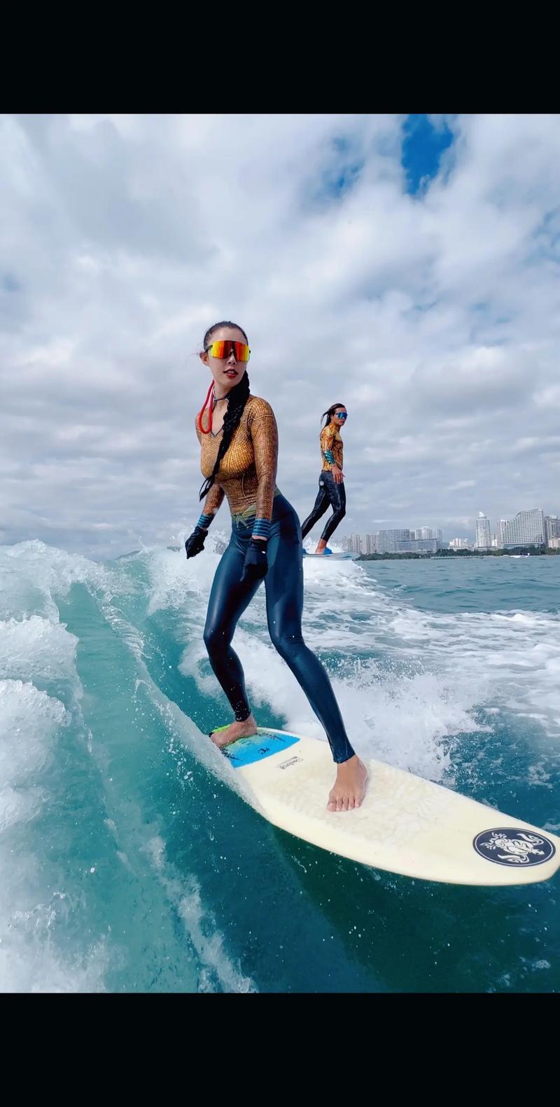 据说，冲浪带来的快感约等于20杯奶茶