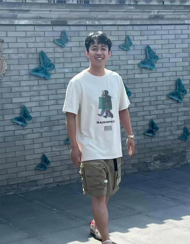 曲艺快讯：张九龄大婚！



要说这德云社真是喜事连连，前几天还听说谁家孩子满月