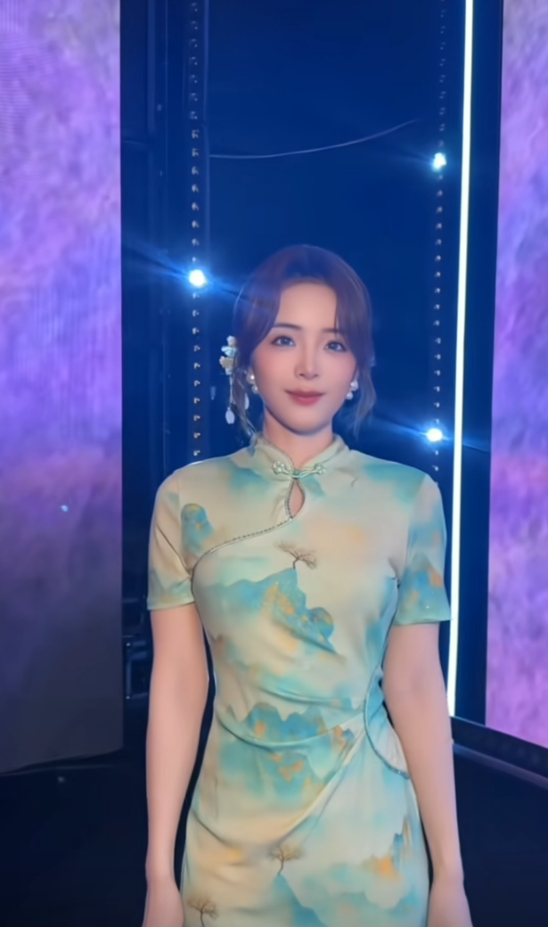 放开那个阿姨！我与管某人不共戴天[哭哭]