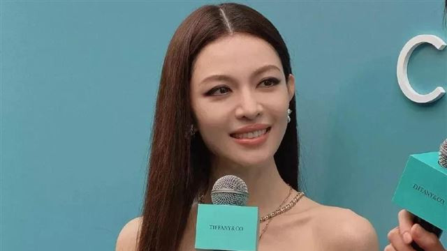 不许美人见白头？这一次，46岁的章子怡不止是输在15岁的年龄差！
