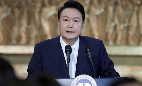 尹锡悦成了全世界的笑话！

韩国政坛爆出史无前例的丑闻！前总统尹锡悦在首尔看守所