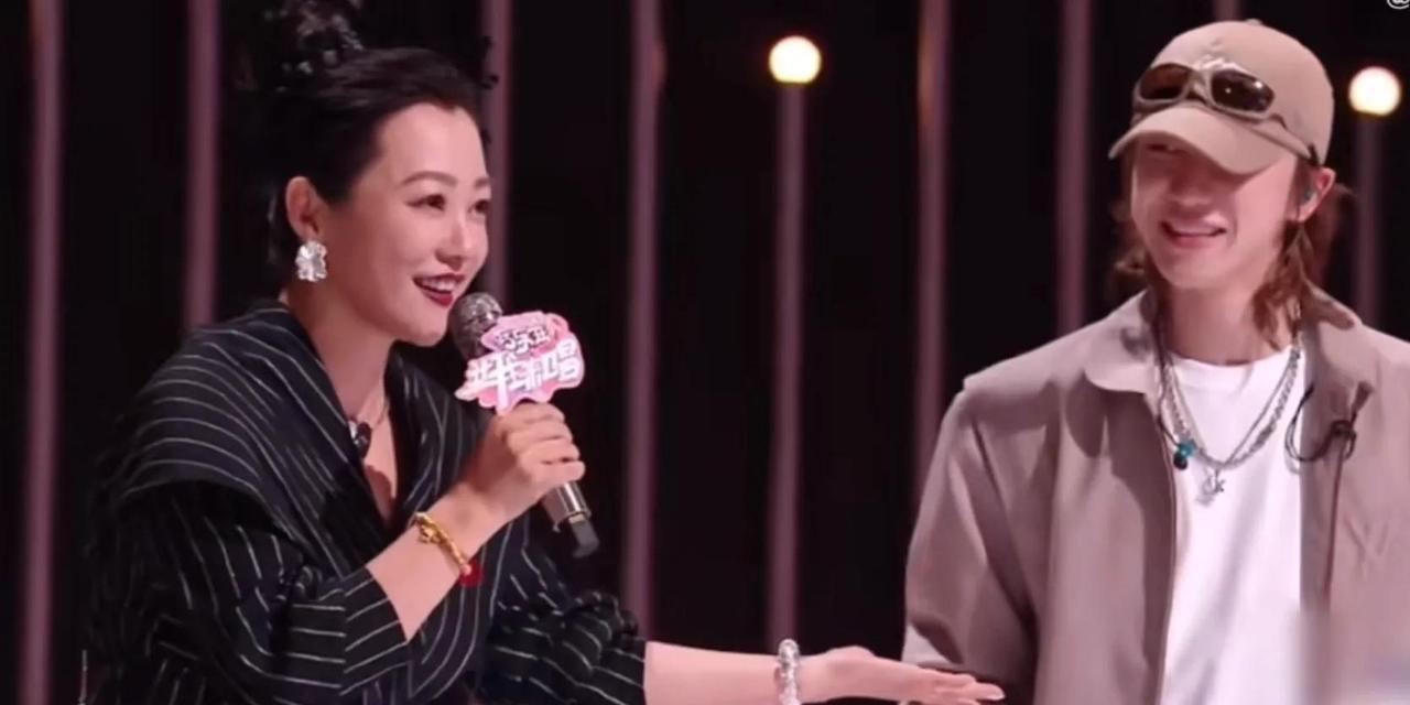 郝蕾，亲手撕碎了自己最后的体面！
究其背后原因就是：飘了。
实力派专业演员郝蕾坐