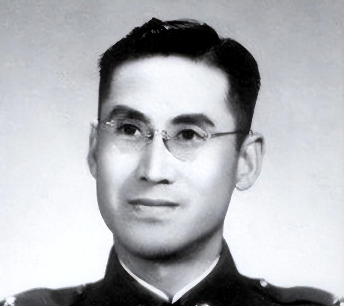 中共特工，潜伏在敌军15年，始终没被发现，官职大的自己都害怕，中央领导：大胆往上
