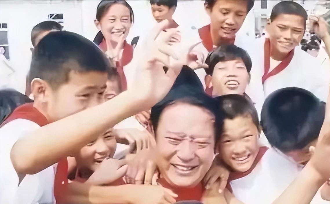 牛群他是个好人，也是个有勇气追赶梦想的人，不要用最后的结果定义人生成败，做了也许