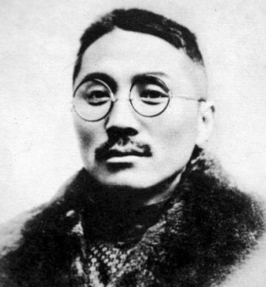 36年，王亚樵躲避追杀逃回老家，妻子王亚瑛提醒：你要小心一个人
“广西这地方也不