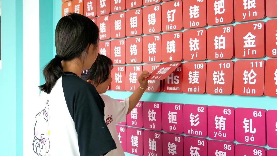 构建校园教育第二课程——校园走廊文化墙如何选定设计主题？