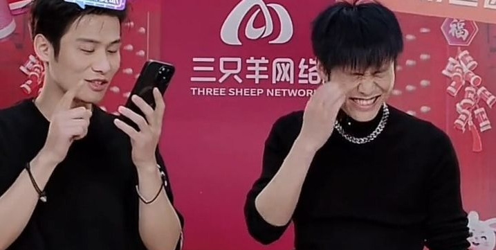 大小杨哥复播能否重回巅峰











兄弟们，我憋不住了！大小杨哥终于