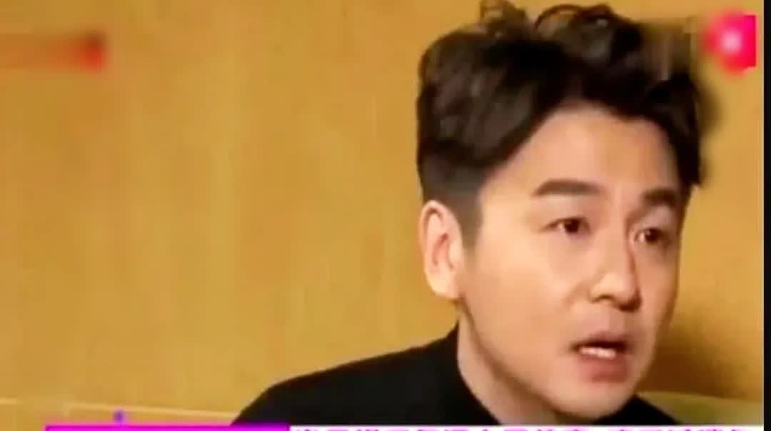 演员雷佳音说：“我上大学时，我们宿舍四个是上戏的前四名，但陈赫十分嫌弃我们，只要