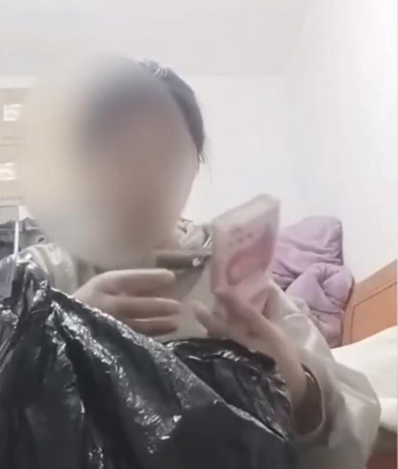 [太阳]4月6日，杭州，14岁女孩一拆开快递，竟发现80000元现金，她以为快递