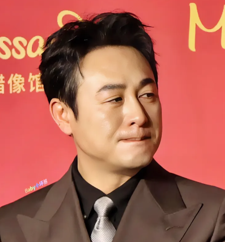 他，因千万粉丝的狂热追捧而被捧上神坛——张颂文心里明白得很，《狂飙》里高启强一角