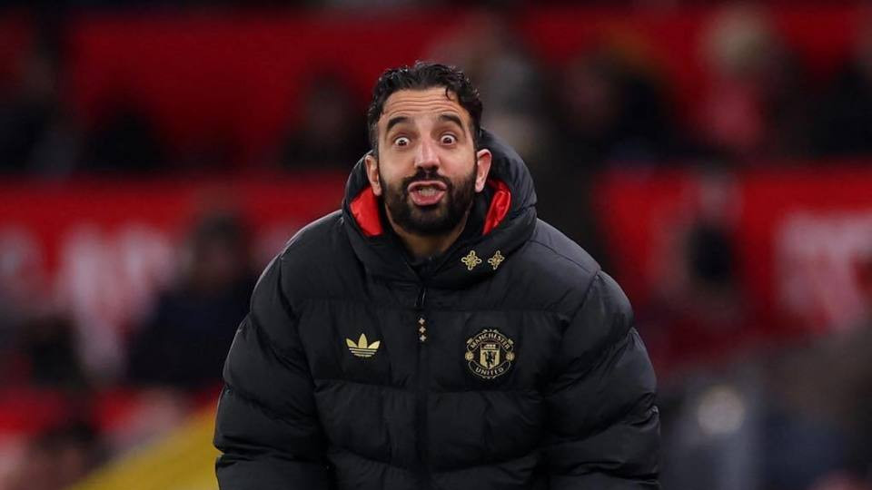 随着阿森纳4-1维拉+曼联1-1爆冷！英超最新积分榜：切尔西掉队