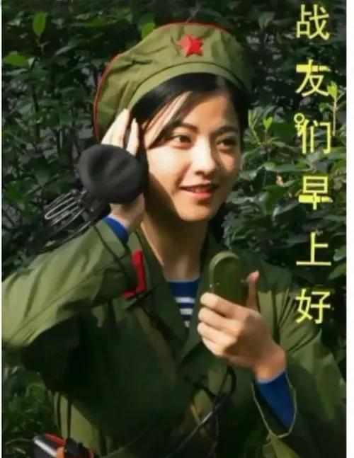 熟悉的声音，熟悉的笑脸，
多年不见，问候依然。
带上祝福，送上平安！
愿我们：