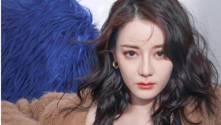 新疆盛产美人，5位知名女星，个个清丽出尘，明艳动人