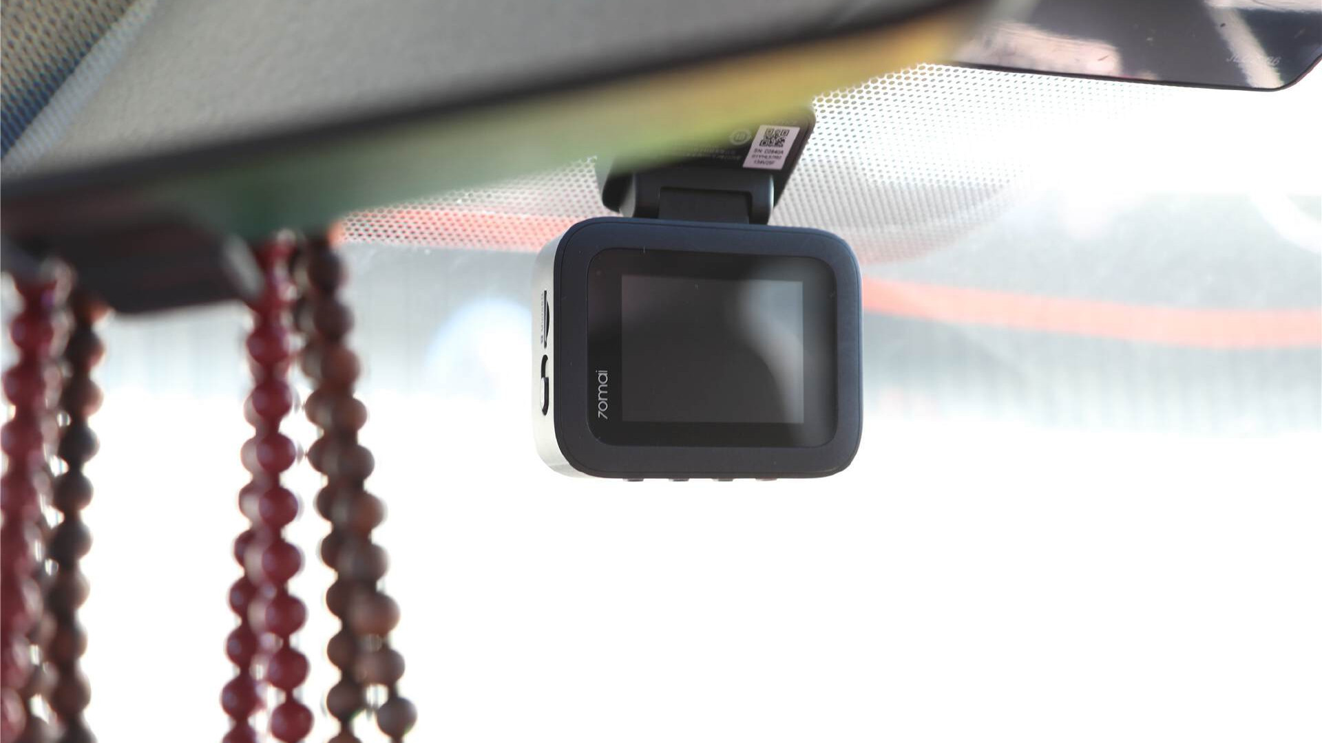 夜拍模糊怕剐蹭？70迈A400 Pro 4K大光圈，车牌数字全能看清！