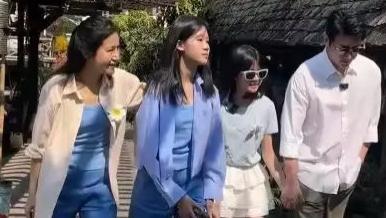 陆毅鲍蕾一家四口西双版纳度假