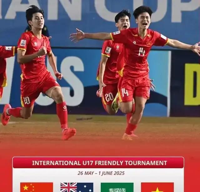 绝杀，中国U16男足2-1战胜沙特∪16男足，终于复仇！
      呼和浩特“