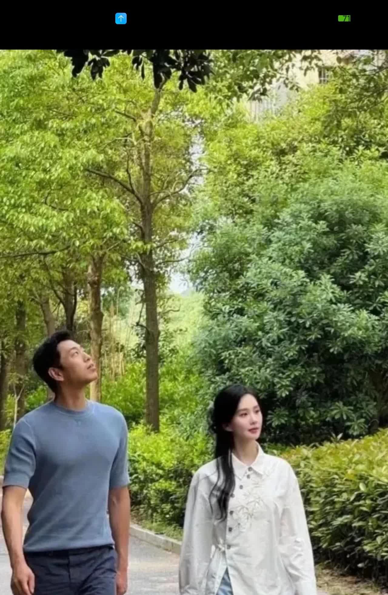 刘诗诗旁边高高这个帅哥看着好眼熟，就是叫不出名字来啊。[捂脸][捂脸]
