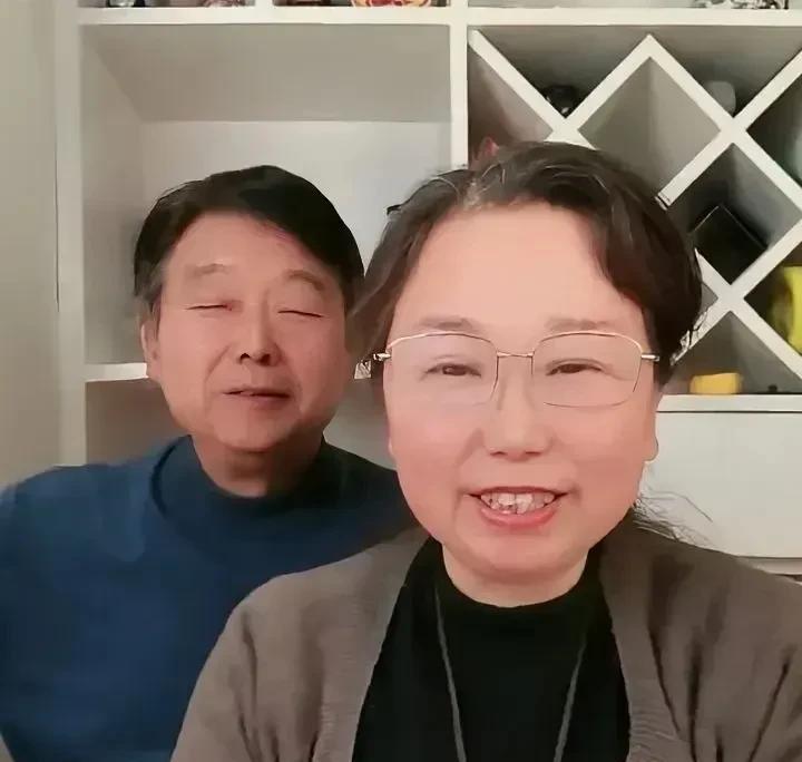 这俩货竟然说是许敏偷走了他们的孩子，理由是许敏比他们先出院6天。
天呐！许敏先出