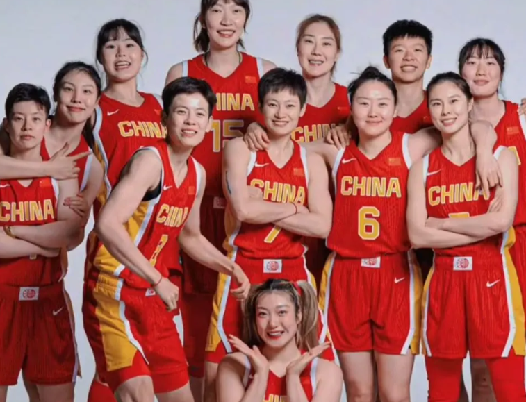 中国女篮主教练宫鲁鸣在回答记者李梦为什么没有入选本期中国女篮集训大名单时说到了八