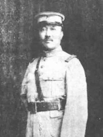 1938年，日军少将视察伪军，黄宇宙喊：“快动手杀鬼子！”



1938年8月