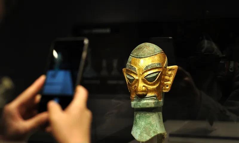 人类文明的出路，用智与修德并非二选一。
回顾历史，中华文明凭借兼容并蓄的融合智慧