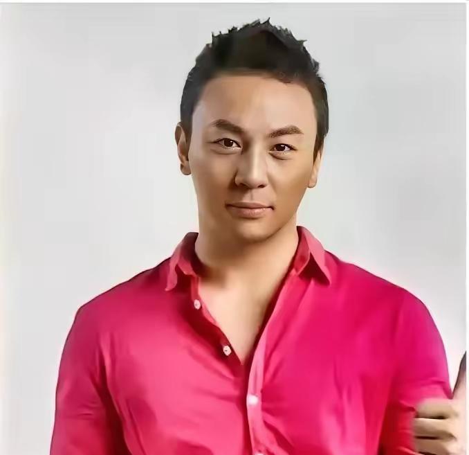 释永信被带走调查
一时间，释小龙被大家伙讨论、热搜了
说起释小龙的爆红
离不开释