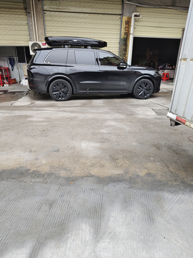 商城的行李架行李箱评测
很稳，底部有扰流板，和没装没区别，充满电续航差个5公里左