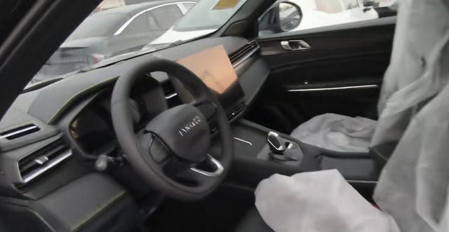 新款01的内饰出来了兄弟们感觉怎么样
内饰仁者见仁，智者见智吧，幸好仪表不是烂大