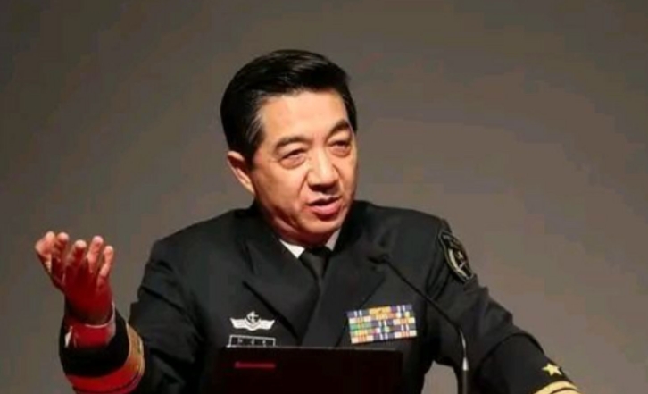 “美国啥也不干，让中国追，20年内中国也赶不上美国！”2015年，军事专家张召忠