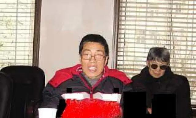 2000年，哈尔滨一20岁小伙车祸离世，他的心脏被移植给了一位57岁大叔，不料，