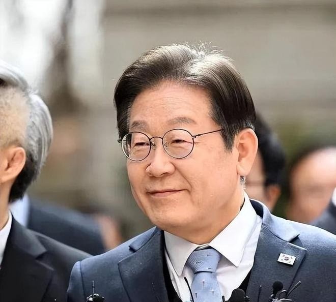 俄罗斯军事专家：美国现在才明白，中国是天然的超级大国。



其实，中国的大国底