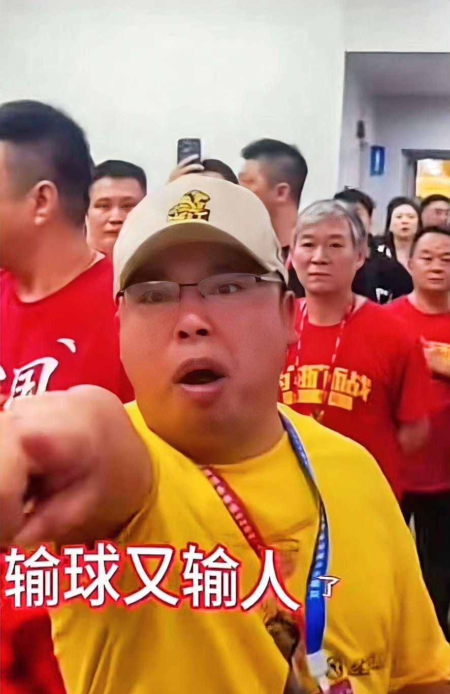 广厦到手的冠军飞了
还有更坏的消息传来
今天CBA公司发布了针对广厦的重磅罚单：